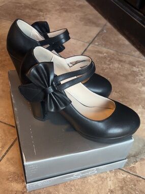 Black Mary Jane Heels with Side Bow Women’s